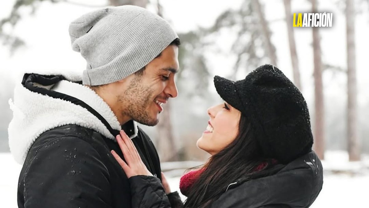 Raúl Jiménez le pide matrimonio a su pareja Daniela Basso en los Alpes (Instagram @danielabassom)