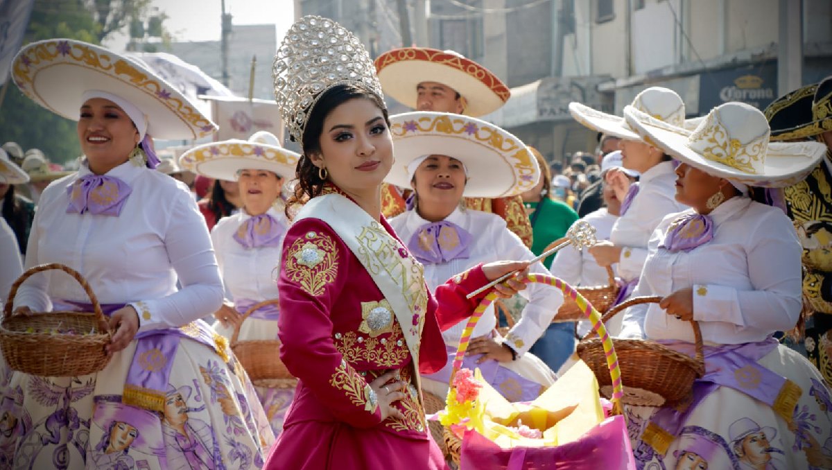 Los integrantes de las comparsas llevaron fiesta a la población de Chimalhuacán. Foto: (Especial)