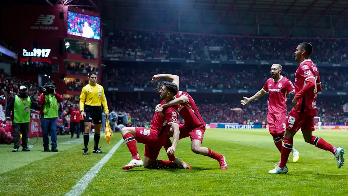 Toluca vence a Tigres con gol de Paulinho en el Nemesio Diez