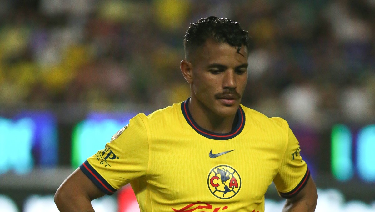 Jonathan dos Santos estaría fuera un mes por molestia en la rodilla (Imago7)
