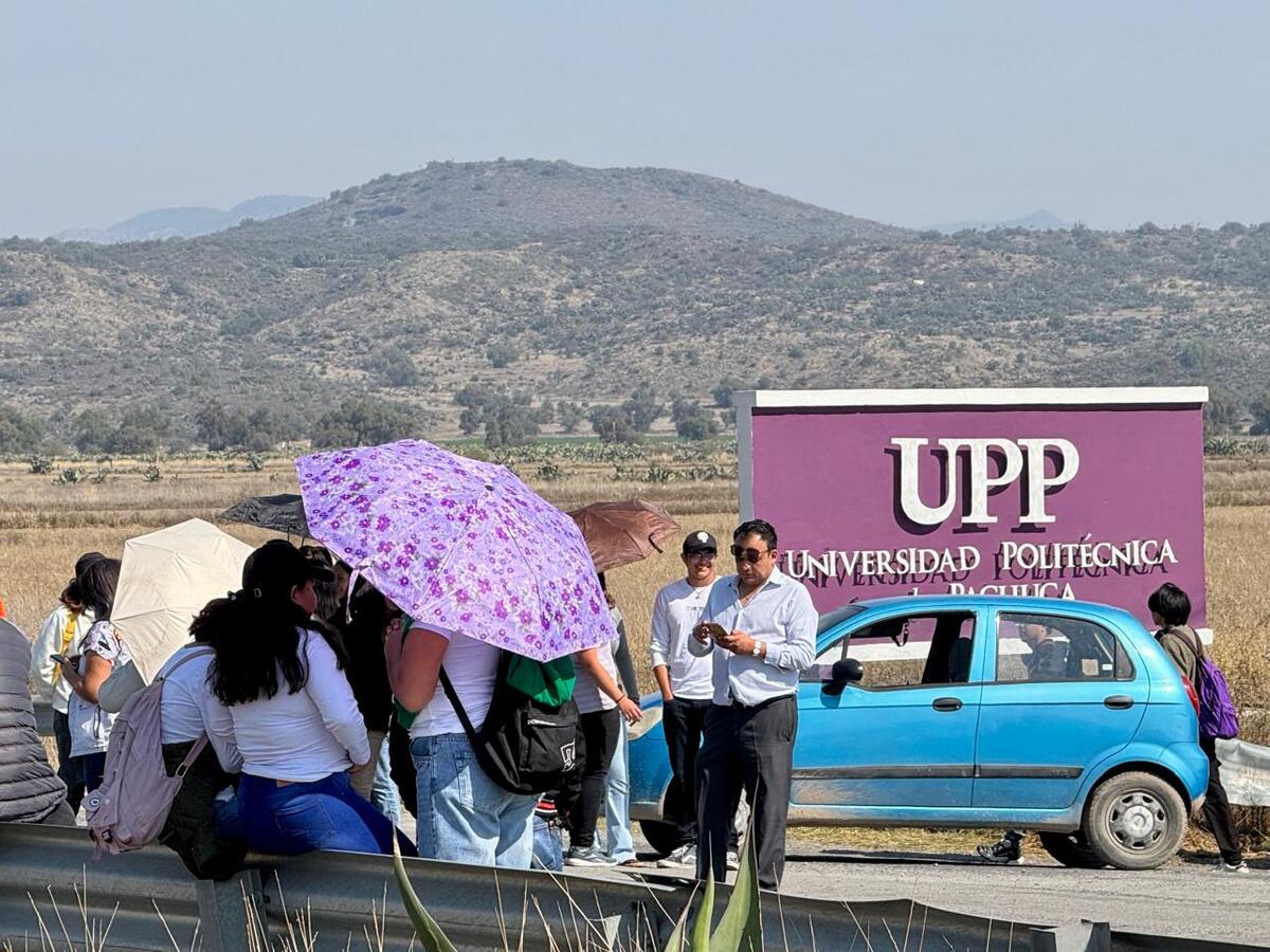 Estudiantes de la UPP bloquearon la carretera Pachuca-Ciudad Sahagún