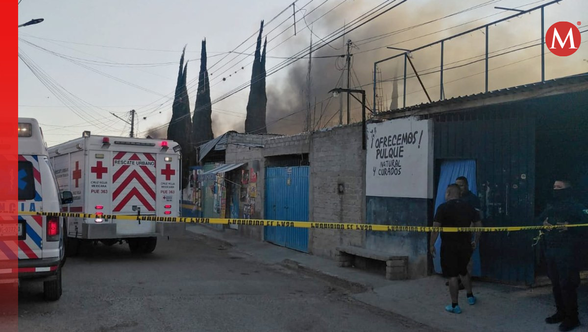 Incendio consume bodega de materiales para construcción en Puebla | Especial