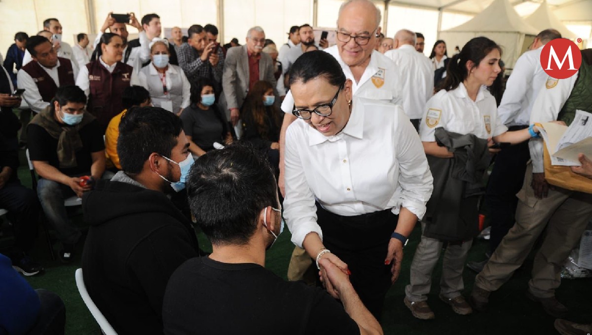 La secretaria de Gobernación, Rosa Icela Rodríguez, recibió a un grupo de repatriados en Reynosa.
