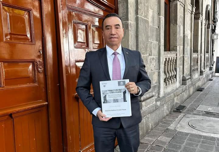 Rufino HLeón Tovar contenderá por cargo judicial.