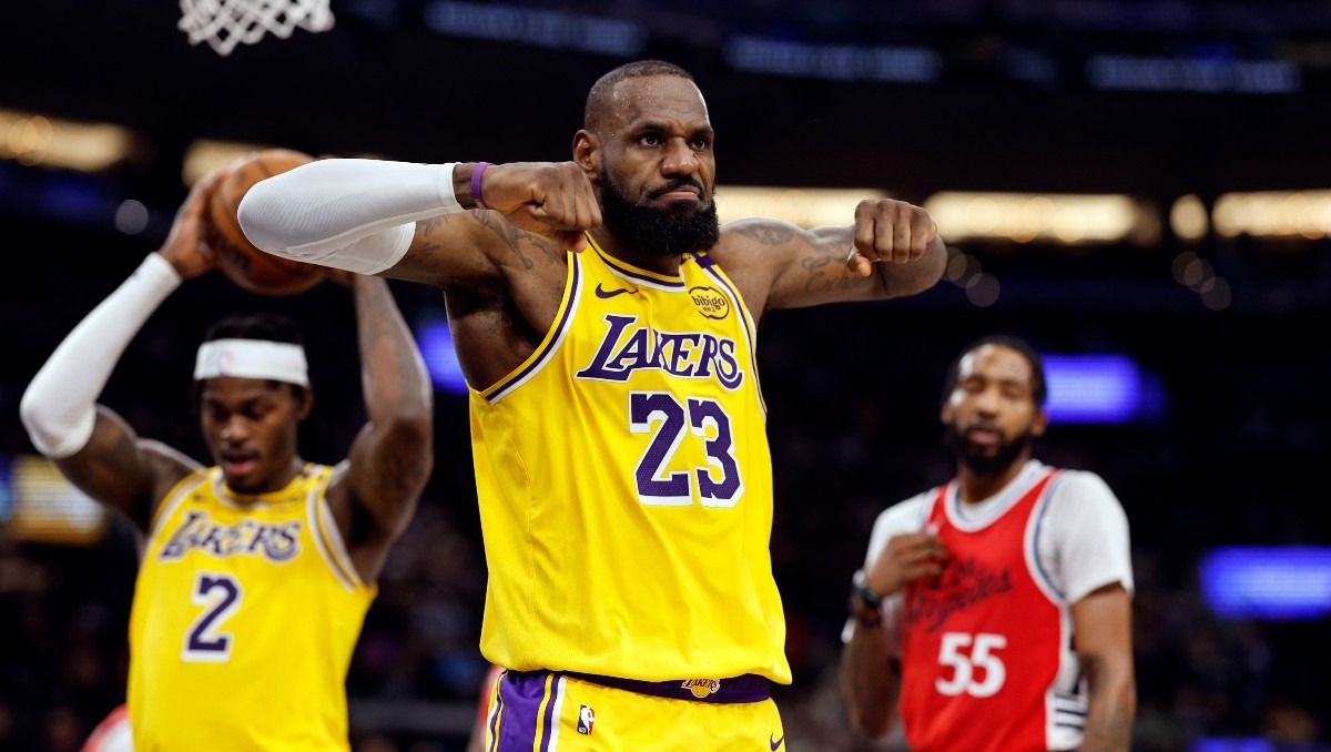 Lebron James no estará con los Lakers en el juego contra Indiana Pacers por una lesión (AP)