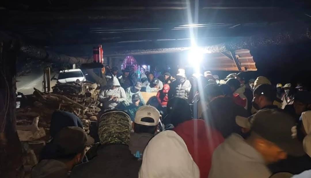 Comuneros de Michoacán desaparecen tras viaje a Colima.