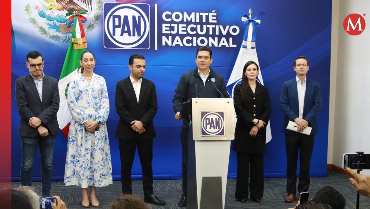 Jorge Romero hizo el anuncio acompañado por los coordinadores de su partido en el Congreso. | X