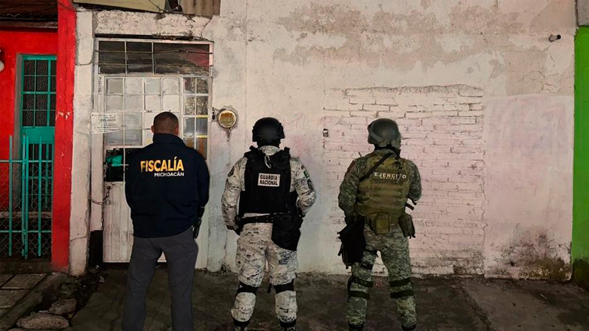 Detienen a siete hombres en Pátzcuaro, Michoacán