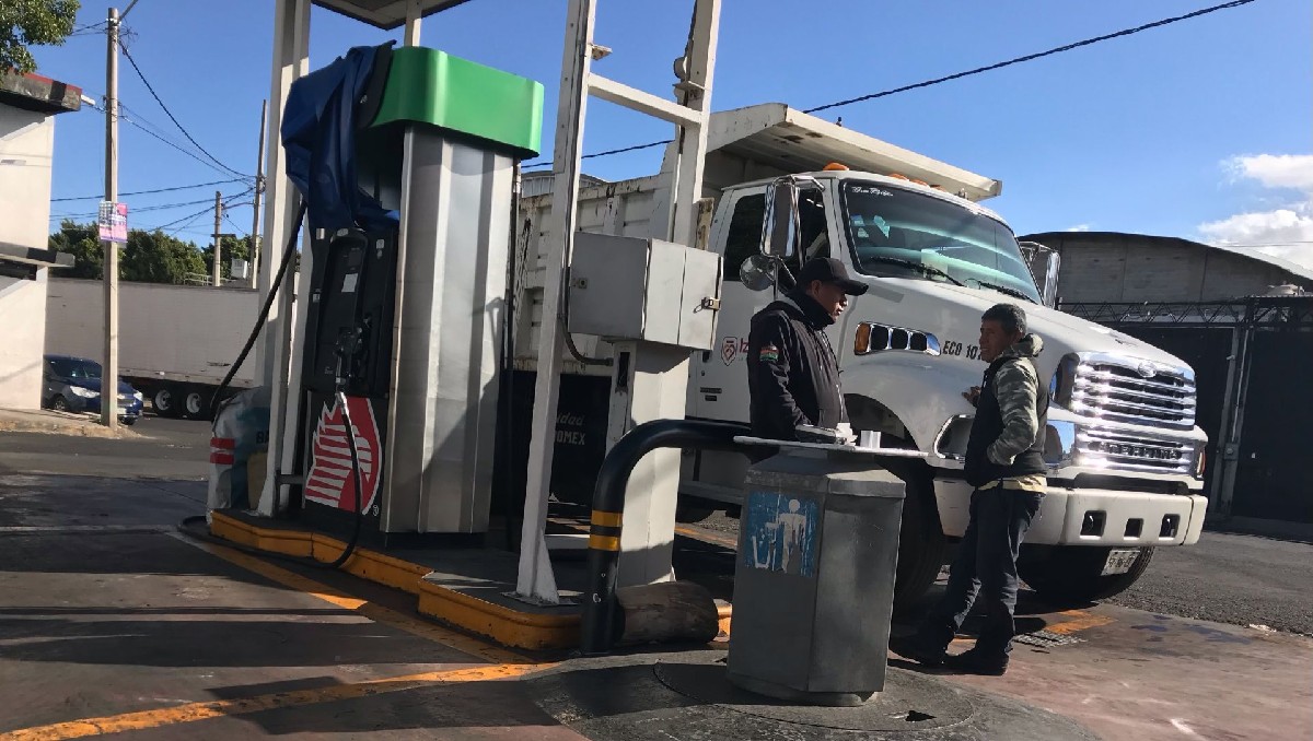 El diésel es el combustible más usado por los transportistas. | Cuartoscuro