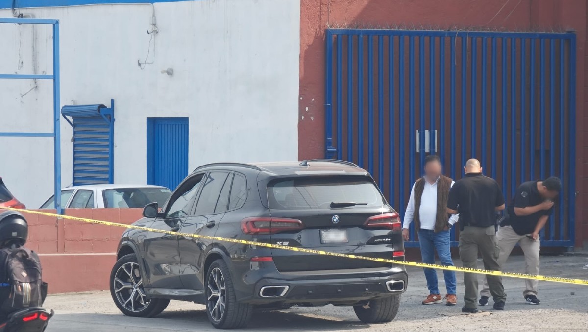 Los ladrones llegaron en dos vehículos hasta la empresa afectada en avenida Lincoln / Francisco Zúñiga