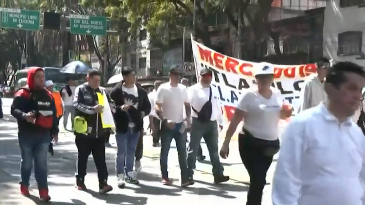 Marchas de comerciantes generan caos vial en la Ciudad de México