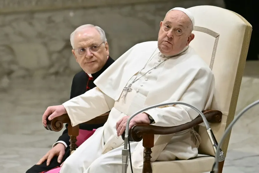 Papa Francisco sigue presentando problemas de bronquitis. | Foto: AFP