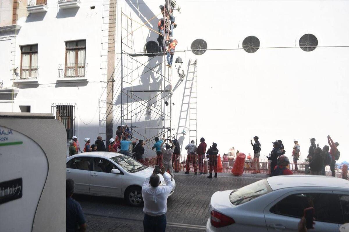 Rescatan a pintor tras incidente en Palacio de Gobierno de Veracruz | Especial