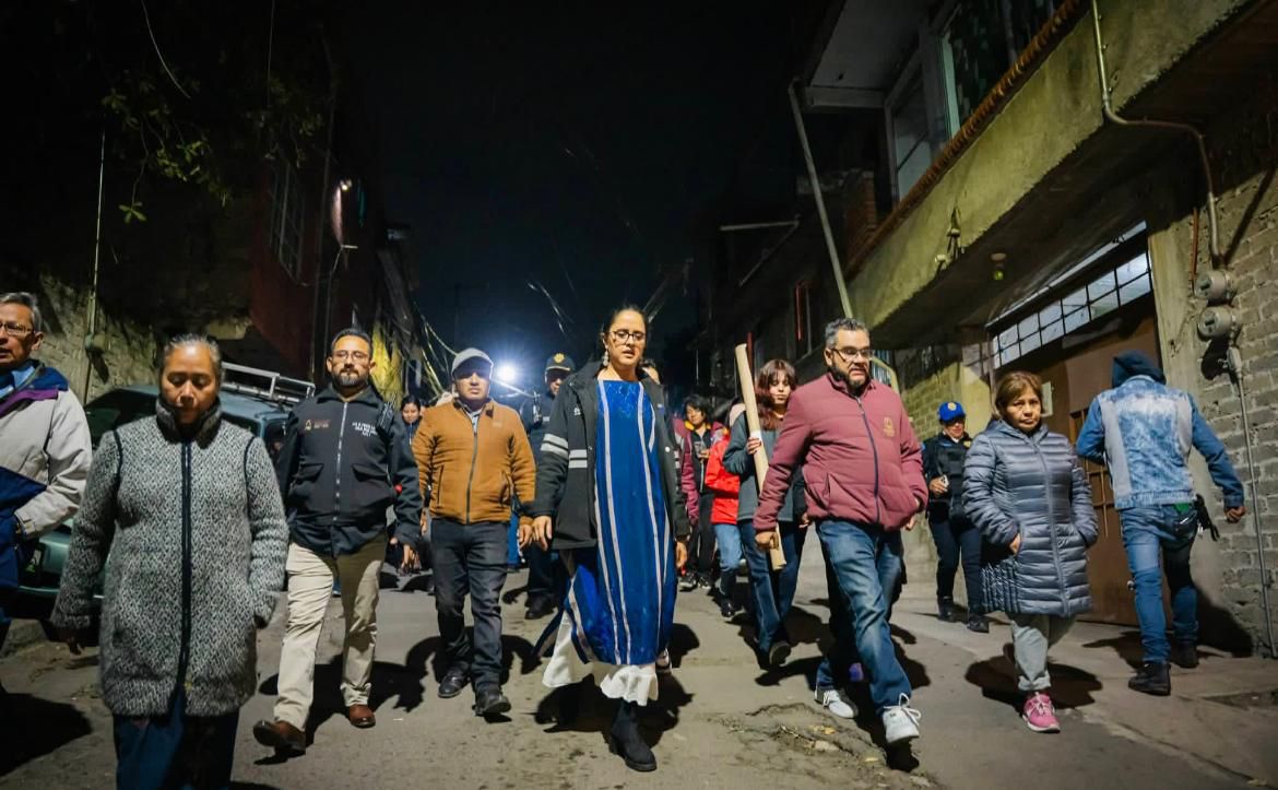 Gaby Osorio y Fernando Mercado recorren Bosques del Pedregal para escuchar a vecinos (foto: especial)