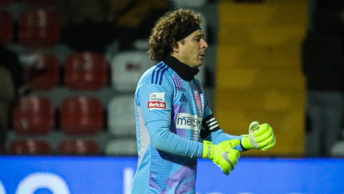 Memo Ochoa regala un gol en empate de AVS y Rio Ave en Portugal (Instagram @yosoy8a)