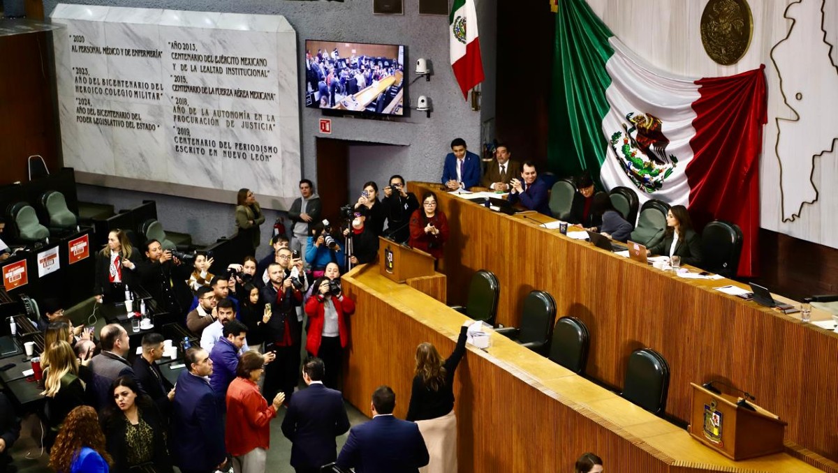 Congreso de Nuevo León / Roberto Alanís