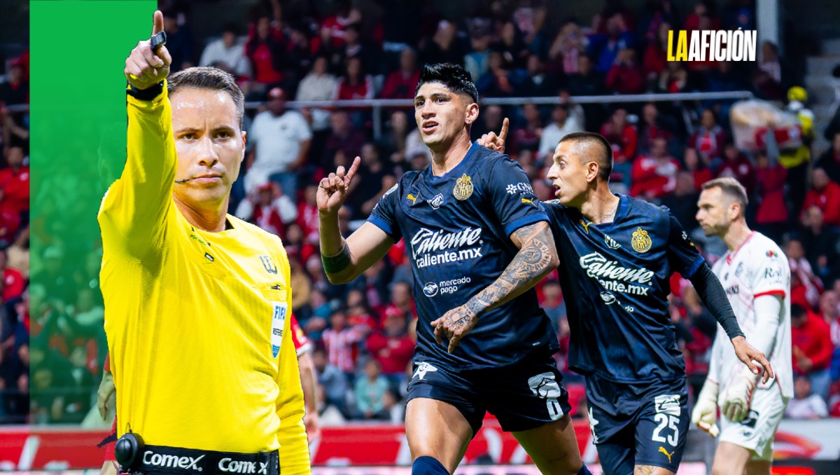 Revelan audios del VAR del polémico gol anulado a Chivas contra Toluca (Imago7)