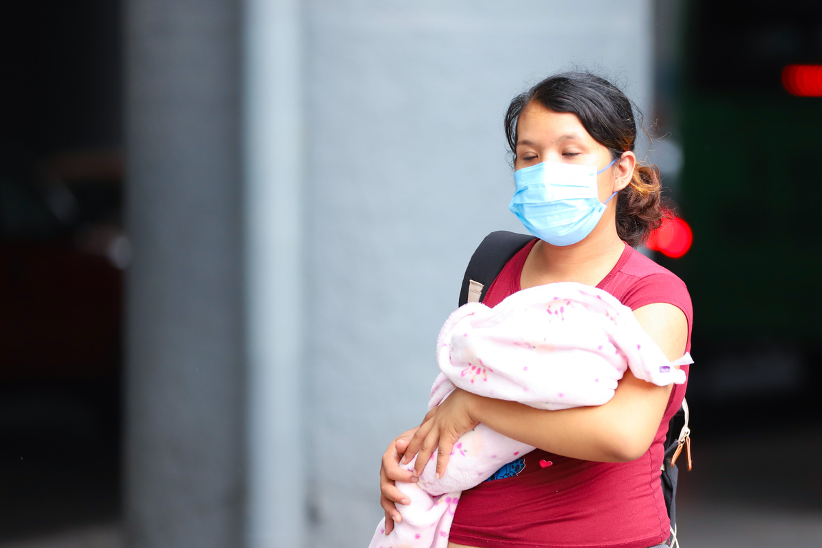 Los contaminantes no sólo afectan a quienes sufren de rinitis o alergia. Foto: Jorge López
