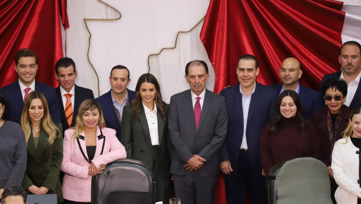 Javier Flores Salvídar rindió protesta como  nuevo fiscal General de Justicia de Nuevo León. Roberto Alanís