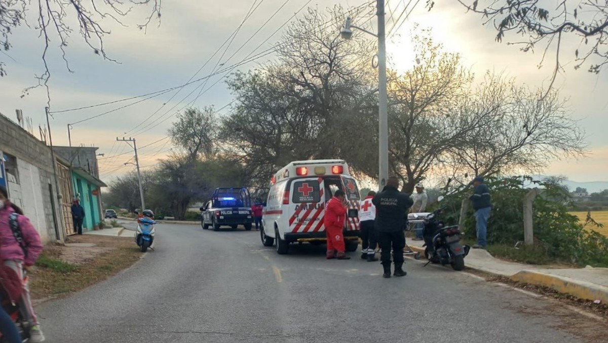 Madre y sus hijos se accidentan camino a la escuela. (Cortesía)