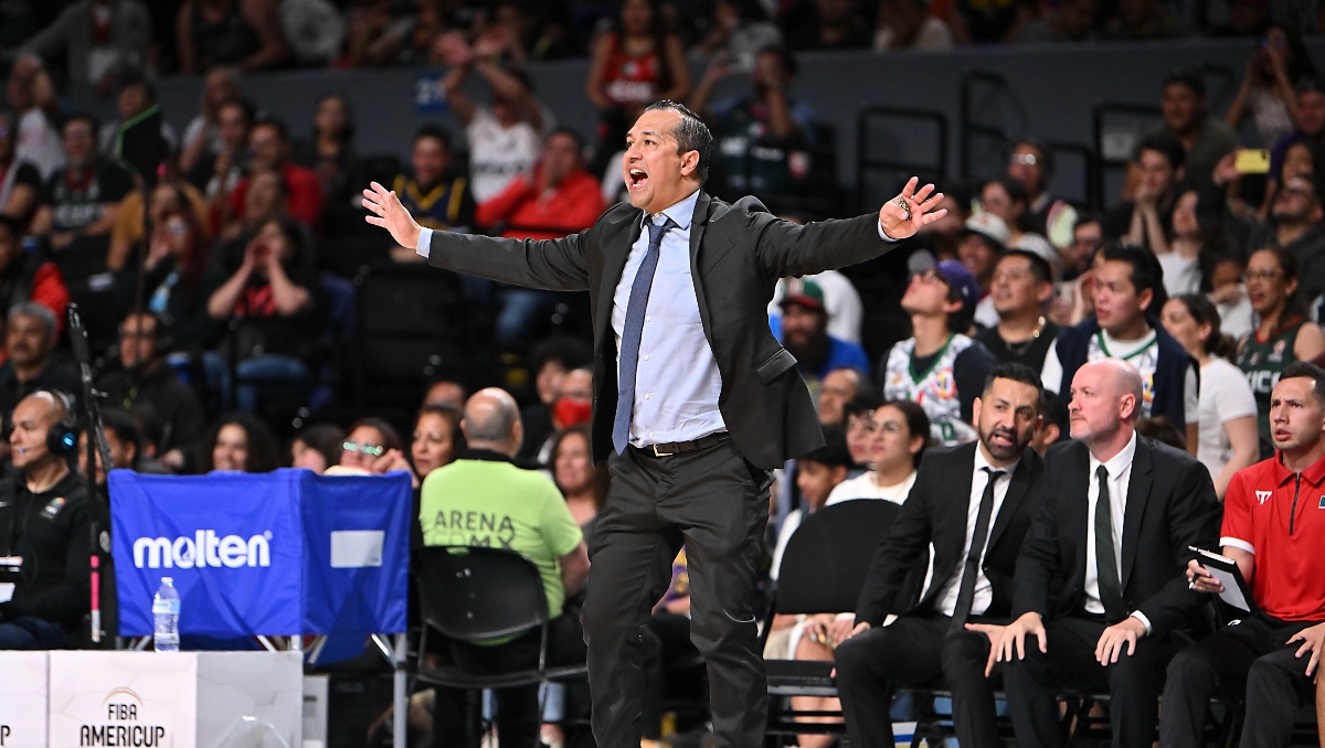 México deberá jugar un basquetbol rápido ante la falta de un hombre alto, asegura su entrenador Omar Quintero (Imago7)