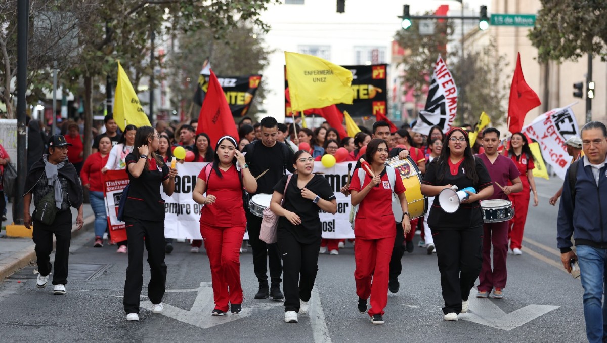 Militantes, simpatizantes, y comerciantes del Frente Popular Tierra y Libertad recorrieron calles del centro. Foto: Jorge López