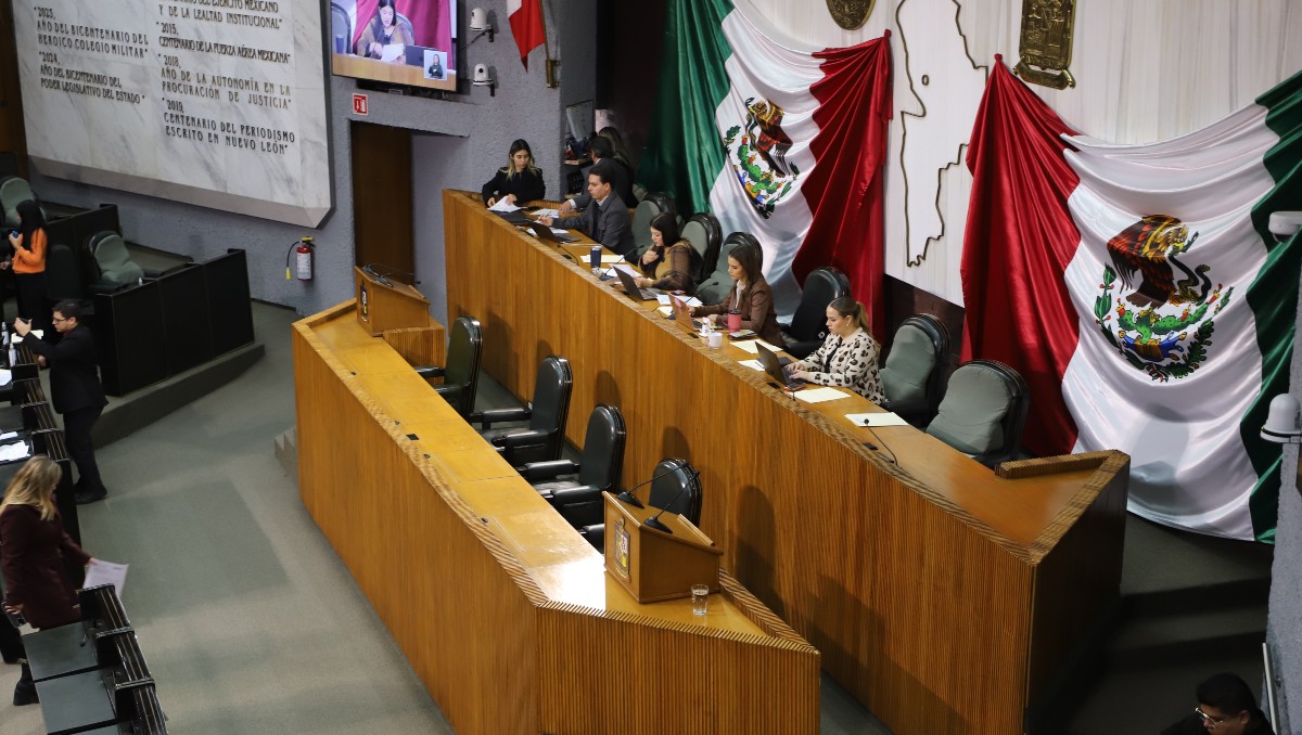 Diputados del PRI y PAN insistieron en que se debe multar al gobernador. Foto: Roberto Alanís