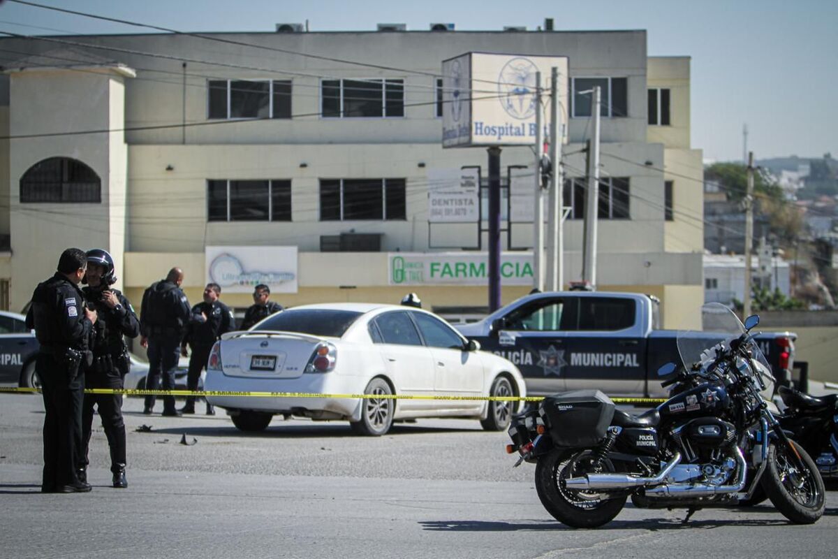 Policía Municipal de Tijuana aseguraron un vehículo reportado como robado. | Especial