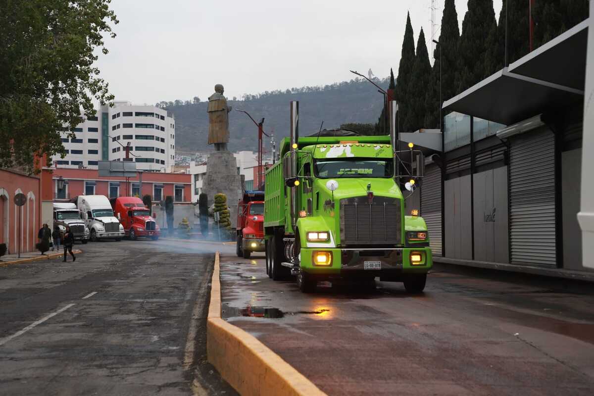 Transportistas levantan los bloqueos viales en Pachuca | Jorge Sánchez