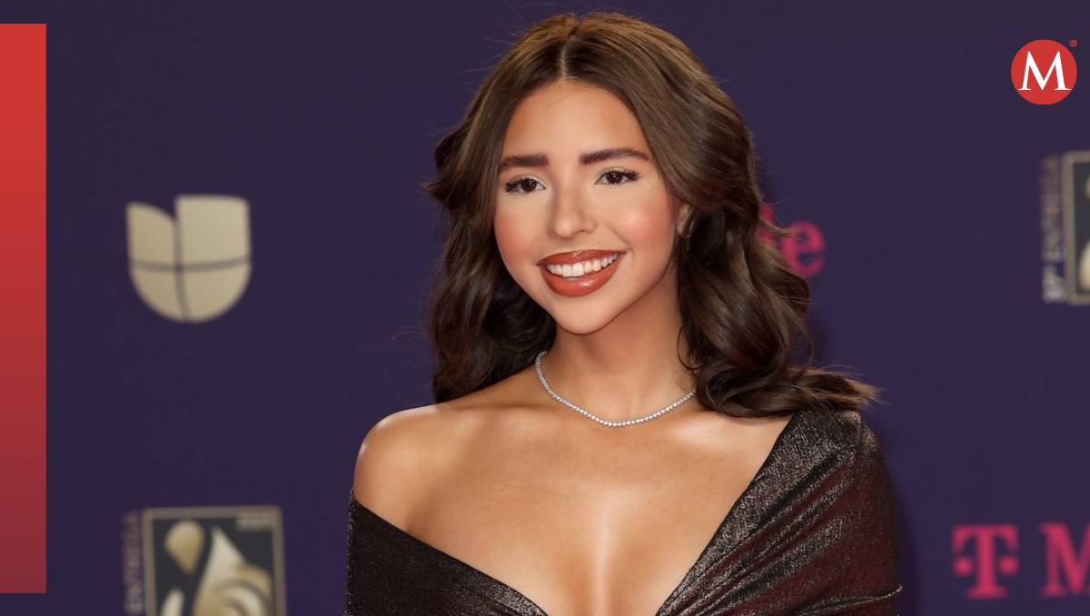 Ángela Aguilar llega a ‘Premio lo Nuestro’  y sorprende con su look | Especial