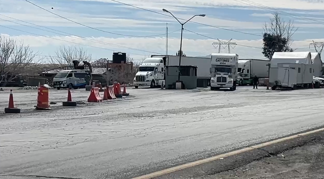 El tráiler no transportaba mercancía, lo que hace sospechar que había un acuerdo previo para permitir el paso del vehículo.  | Especial