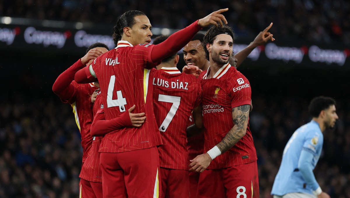Liverpool vence al Manchester City y sigue líder en la Premier League 2025 (Reuters)