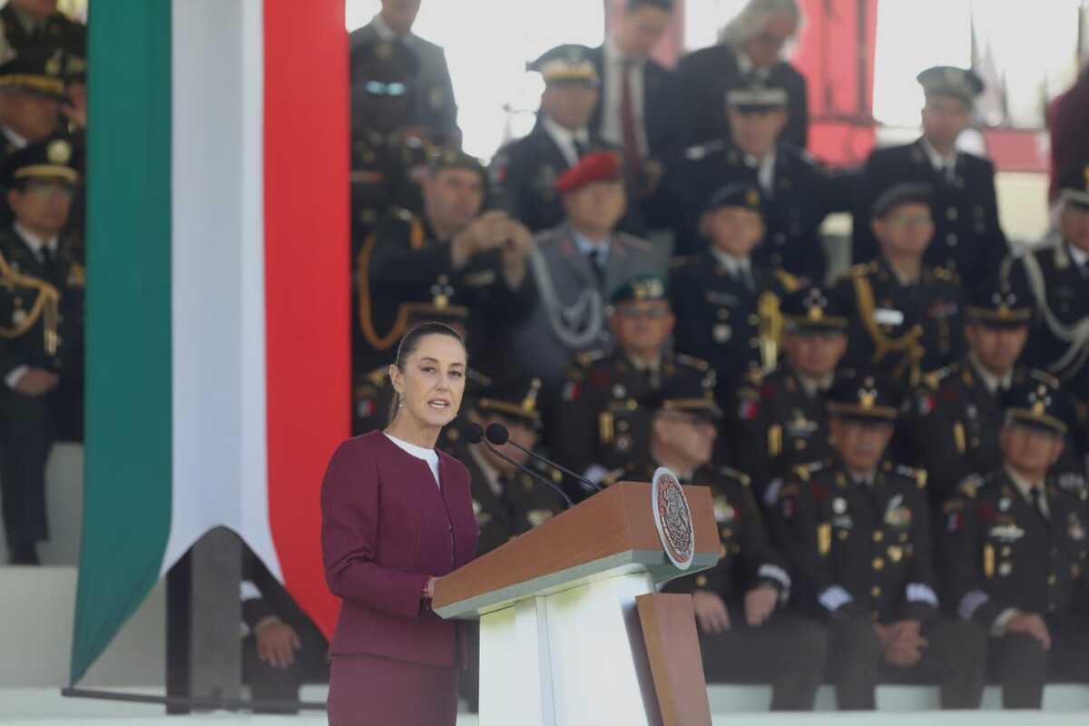 Claudia Sheinbaum encabezó la ceremonia por el Día de la Bandera 2025. | Javier Ríos