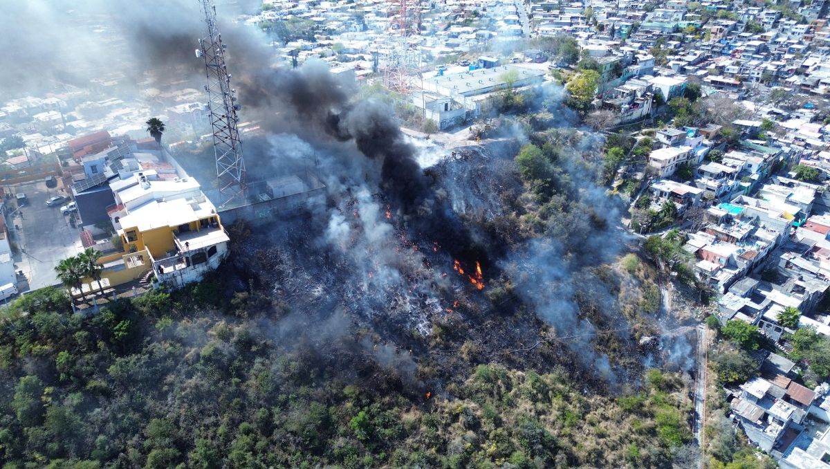 Se registra incendio en el cerro de las Brisas en Monterrey | Especial.