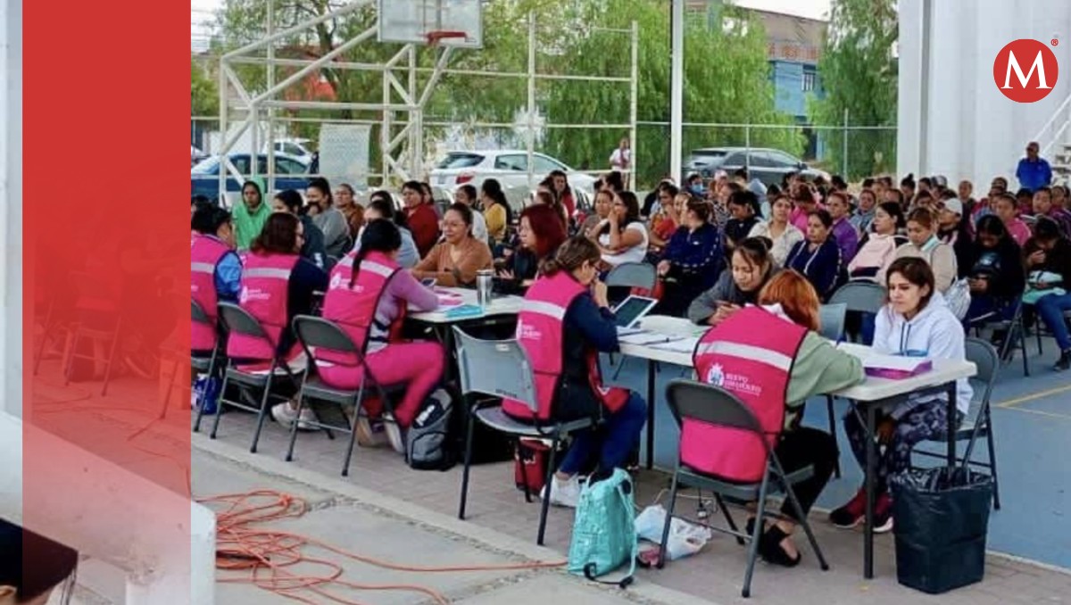 Entrega de Tarjetas Rosas en Guanajuato