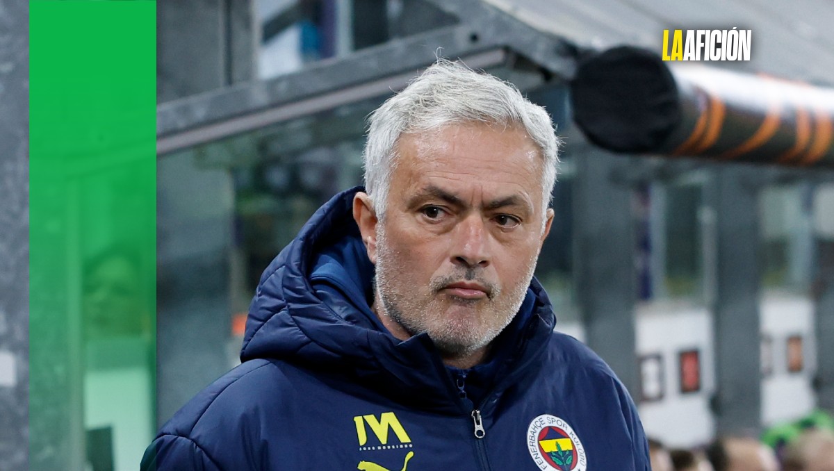 Galatasaray acusa a José Mourinho de hacer comentarios racistas tras partido de la liga turca (AP)