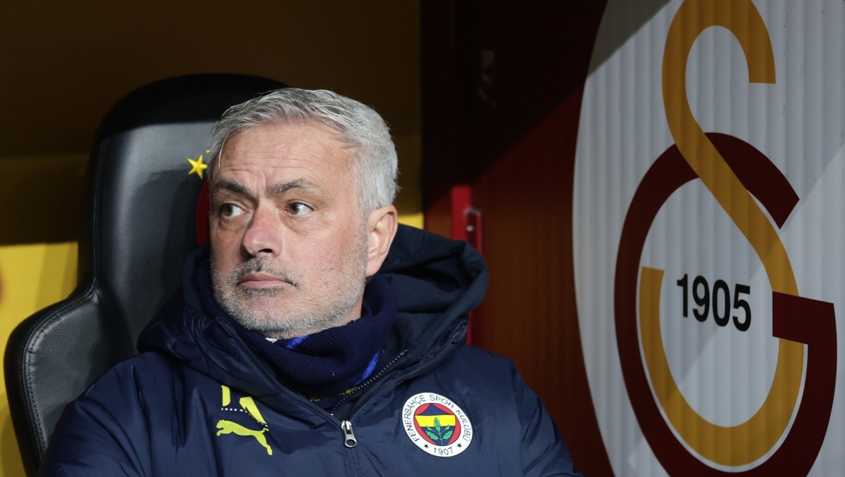 Mourinho es investigado por Comité Disciplinario del futbol turco y podría ser suspendido seis meses  (EFE)