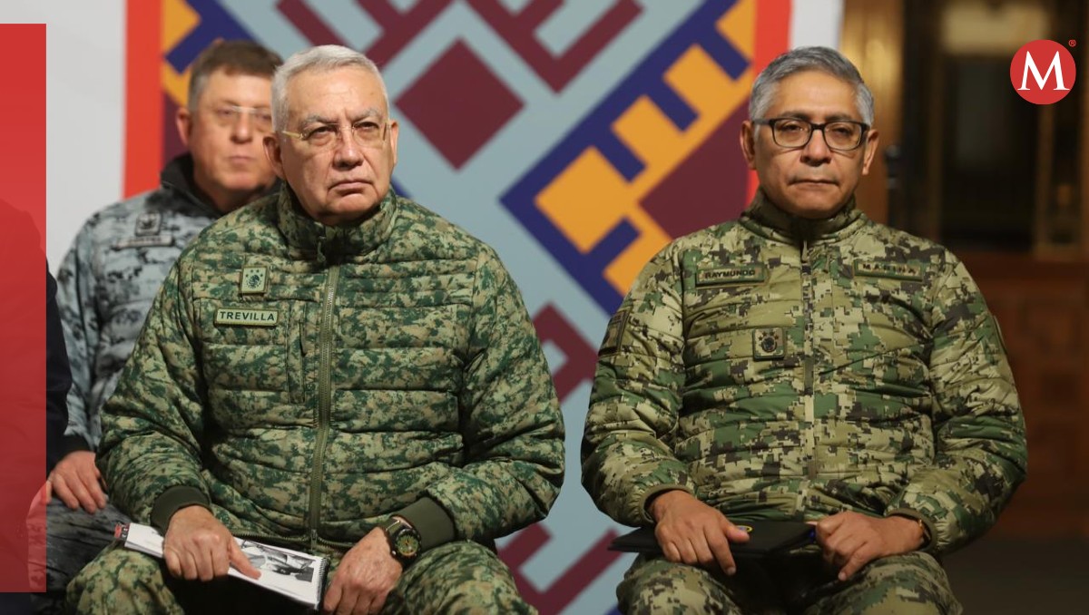 Ricardo Trevilla Trejo, secretario de la Defensa Nacional  y Raymundo Morales Ángeles, secretario de Marina. | Jorge Carballo