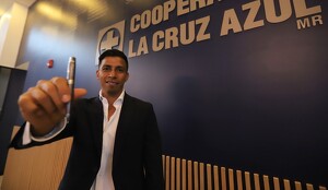 Ángel Sepúlveda renovó su contrato con Cruz Azul por un año más, hasta 2026; reconoció la competencia dentro del club y sus ganas de jugar con la selección