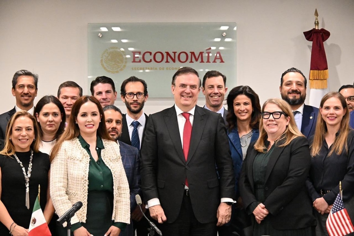 Ebrard tuvo una reunión con altos directivos de empresas estadunidenses a un día de su visita a Washington. | @m_ebrard