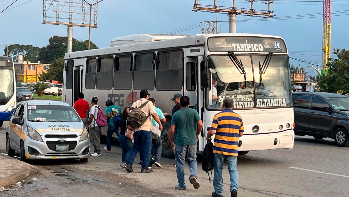Transporte público en Tampico. (Yazmín Sánchez)
