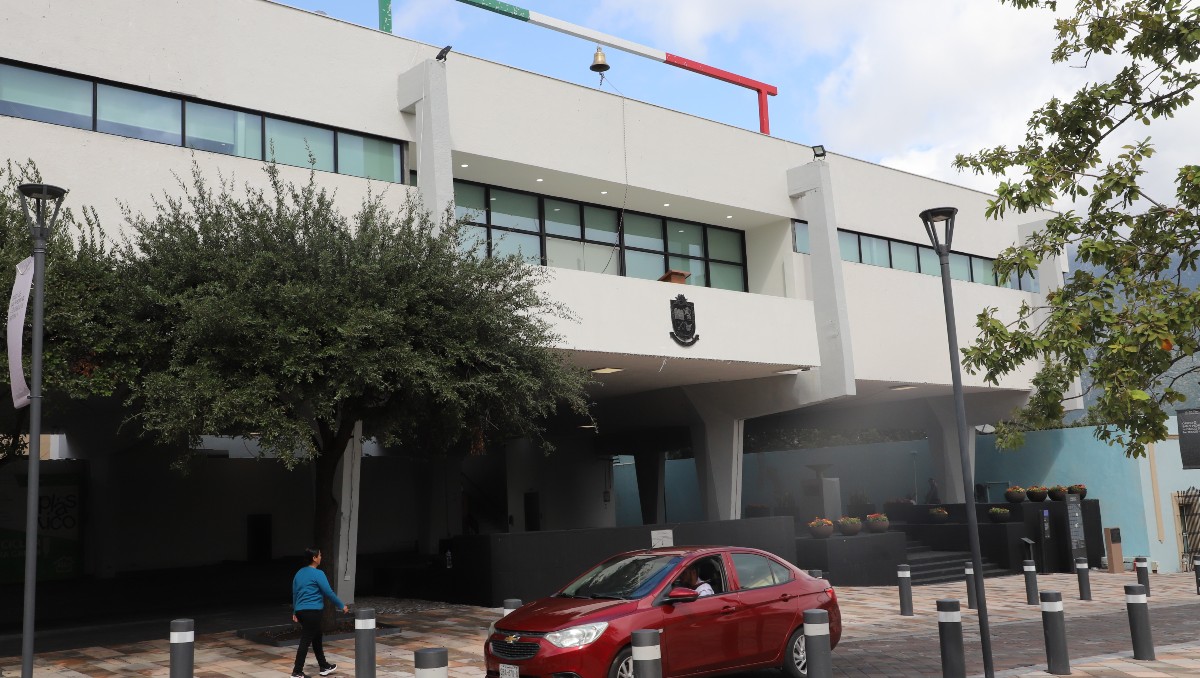 Al ex funcionario del equipo de Miguel Treviño se le quitó su pasaporte. Foto: Roberto Alanís