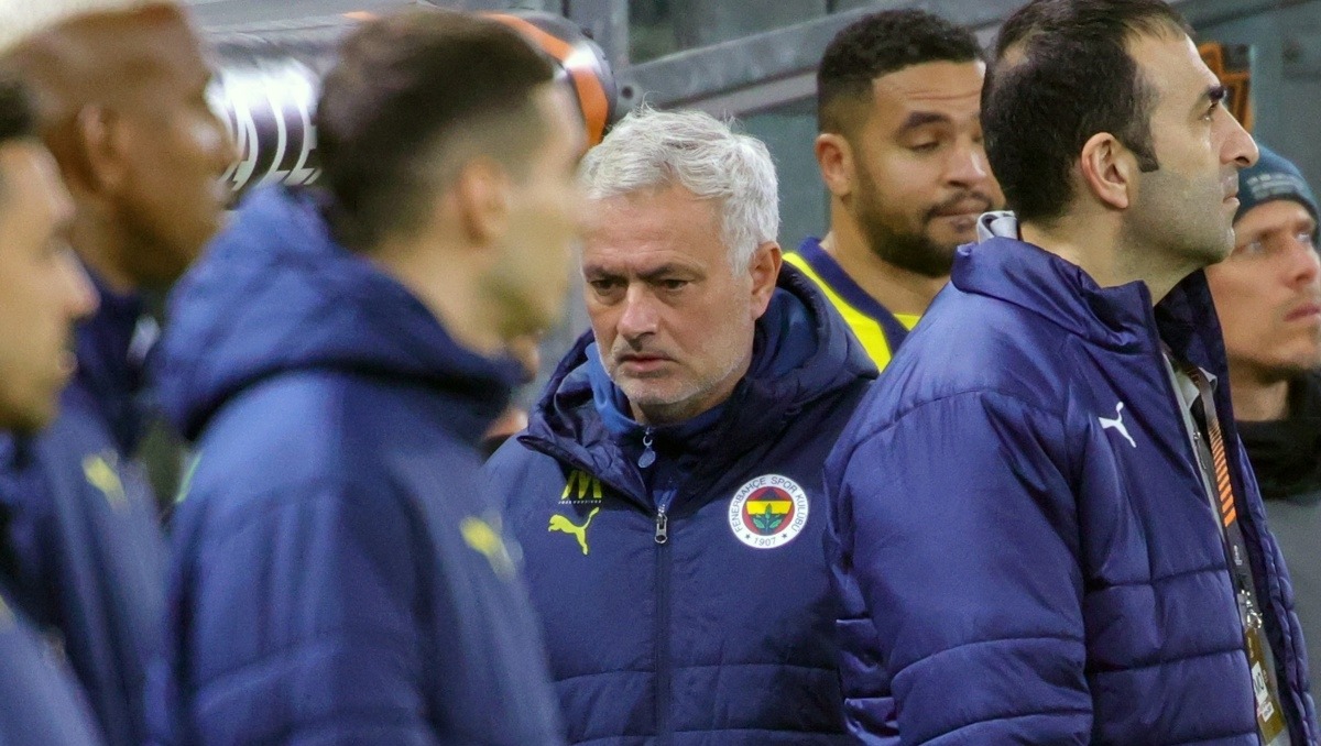 José Mourinho, sancionado con 4 partidos de suspensión por "conducta antideportiva" (EFE)