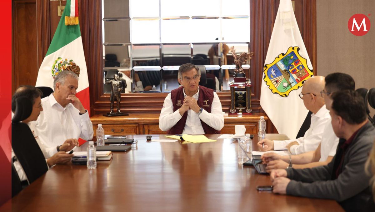 El secretario de Salud, Vicente Joel Hernández Navarro, presentó la 'Estrategia de prevención y control del dengue'. | Foto: especial