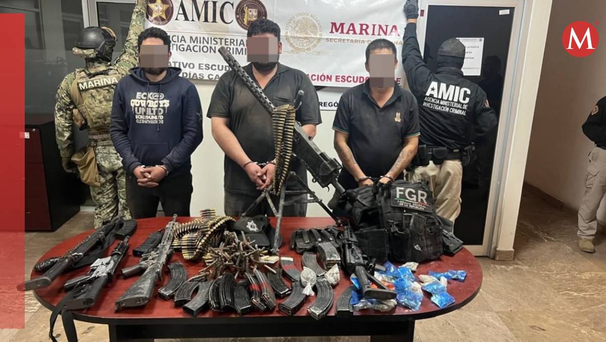 Durante el operativo se aseguraron 4 fusiles, 1 ametralladora, 22 cargadores y 503 cartuchos de diferentes calibres. | Especial