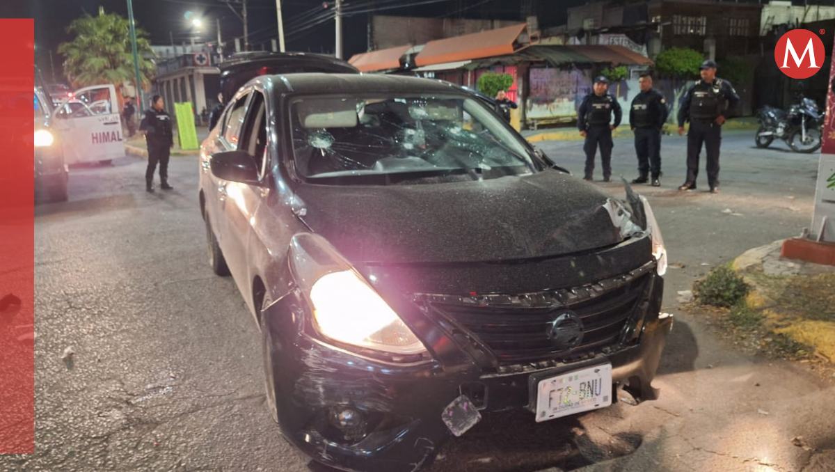 Los policías fueron atacados a balazos en Chimalhuacán, resultando en dos muertos y dos heridos tras persecución.