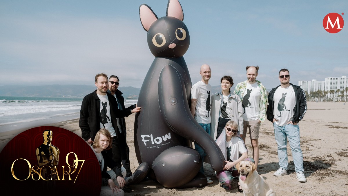 El equipo de la cinta animada en la playa de Los Ángeles | X
