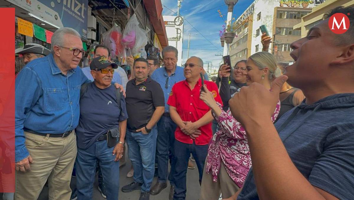 El gobernador Rubén Rocha y comerciantes en Mazatlán.