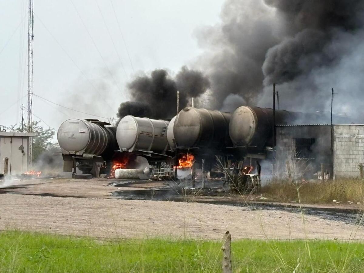 Fuerte incendio en Veracruz: contenedores de aceite arden en Cotaxtla | Especial