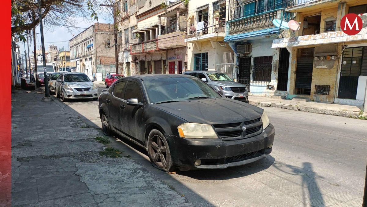 La falta de dinero para hacer reparaciones es una de las causas de abandono de los autos. (Especial)